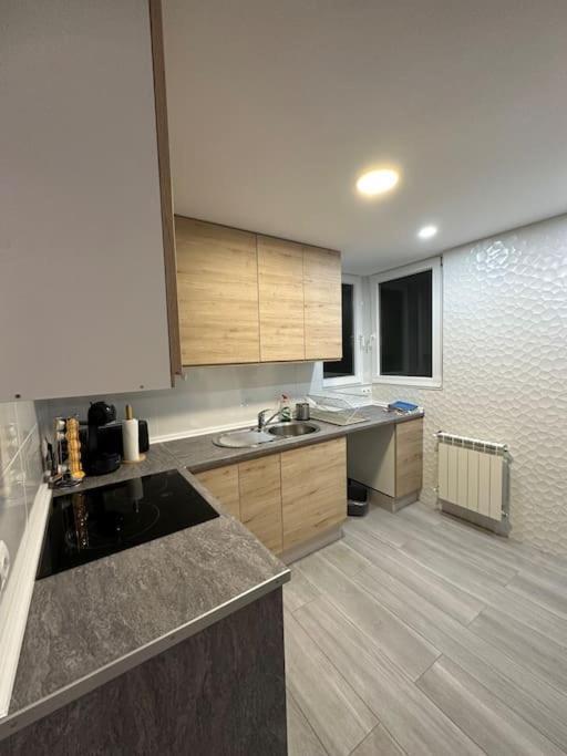 Cozy 1-Bedroom Apartment Madri Exterior foto